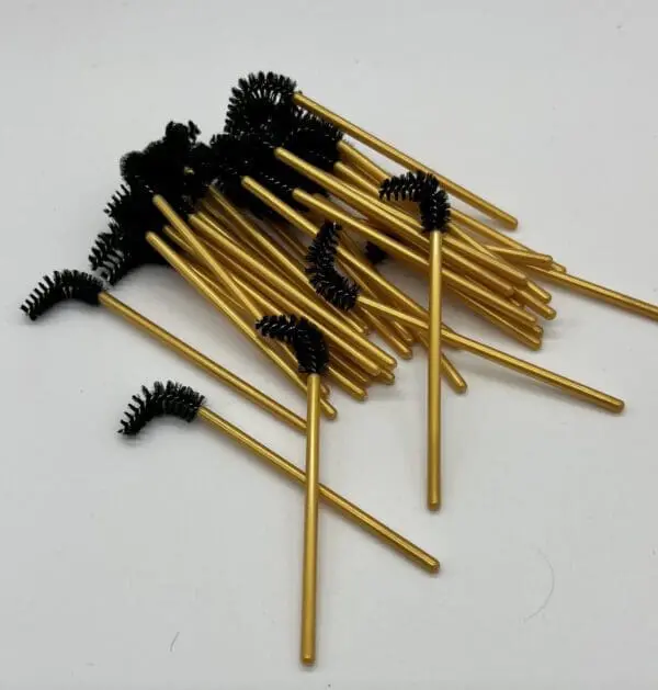 Disposable Mascara Wands Brushes with Curved Heads - 50 pcs - Image 3