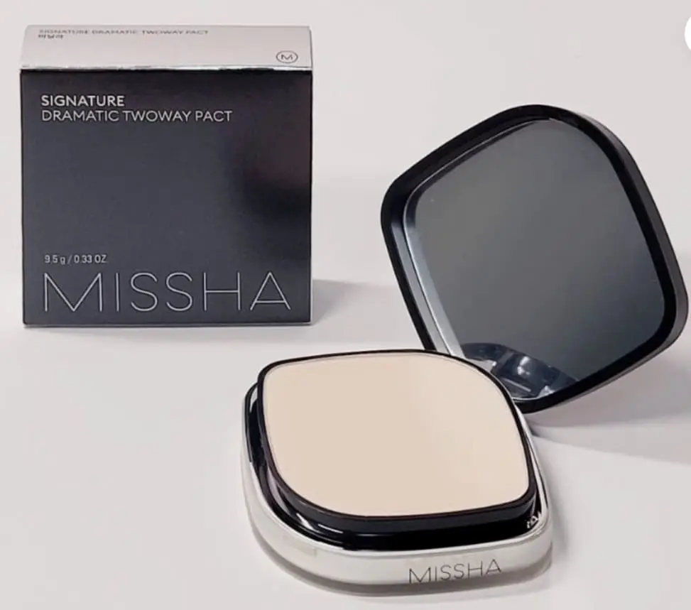MISSHA Signature Dramatic Two-Way Pact SPF25 Sand or Vanilla